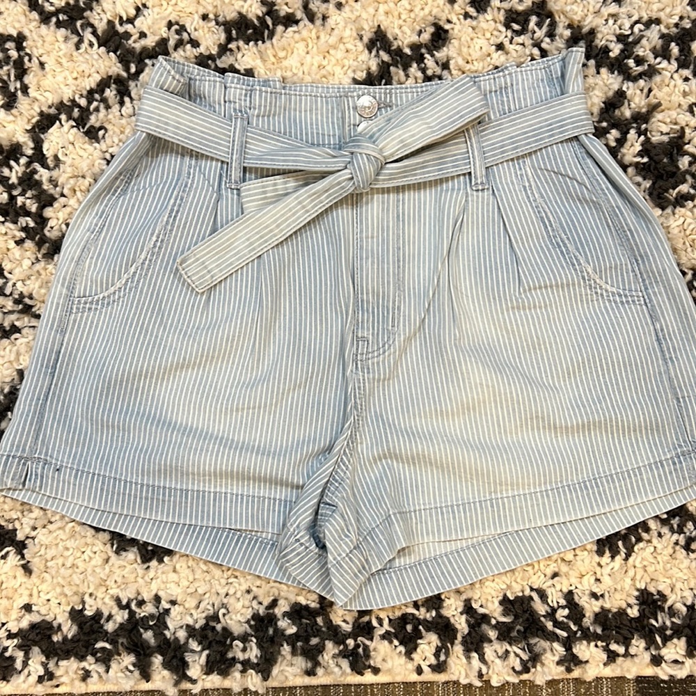 American Eagle Paperbag Mom Shorts